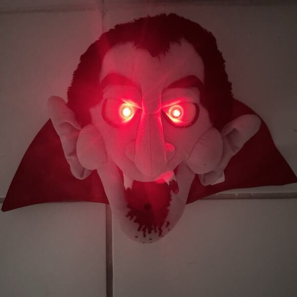 Y2K Halloween Motion Activated Talking Lights Vampire Hanging Plush Kids Of Amr - Picture 6 of 10
